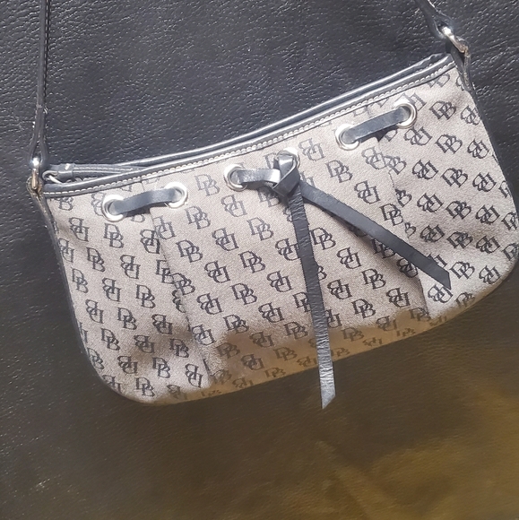 Small ray & black dooney & bourke shoulder bag - Picture 1 of 5